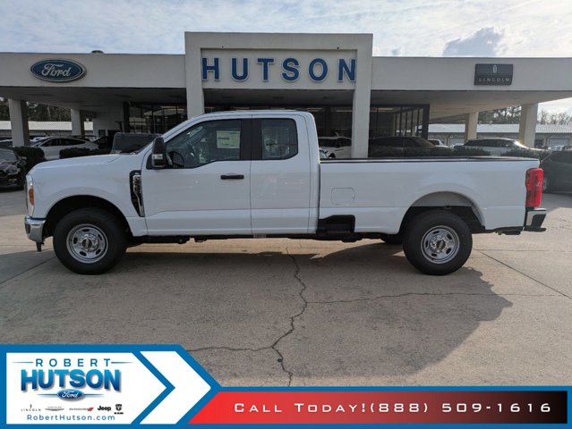 2025 Ford F-250 Super Duty XL's photo