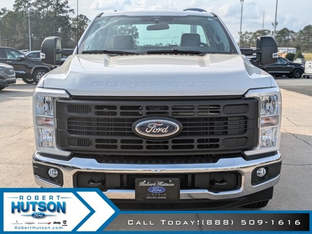 2025 Ford F-250 XL photo 3