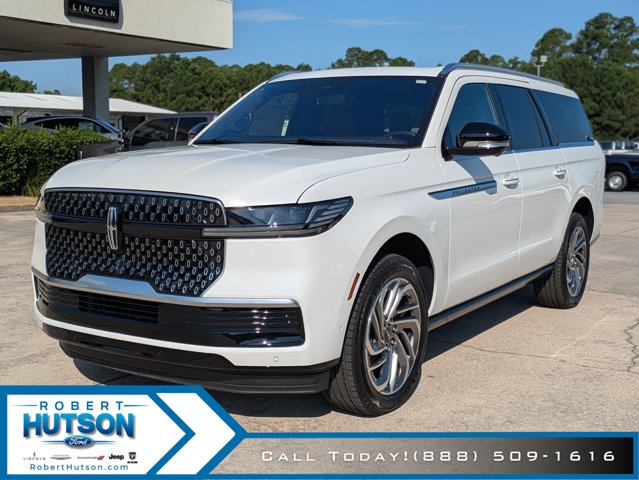 2025 Lincoln Navigator L Reserve photo 2
