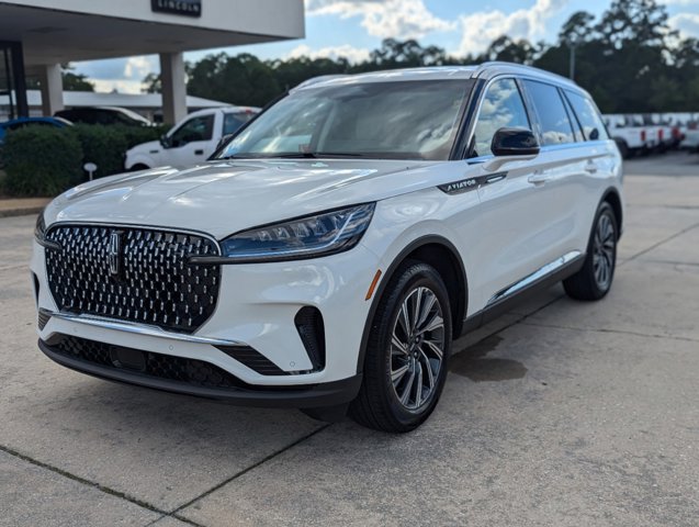 2025 Lincoln Aviator Premiere photo 2