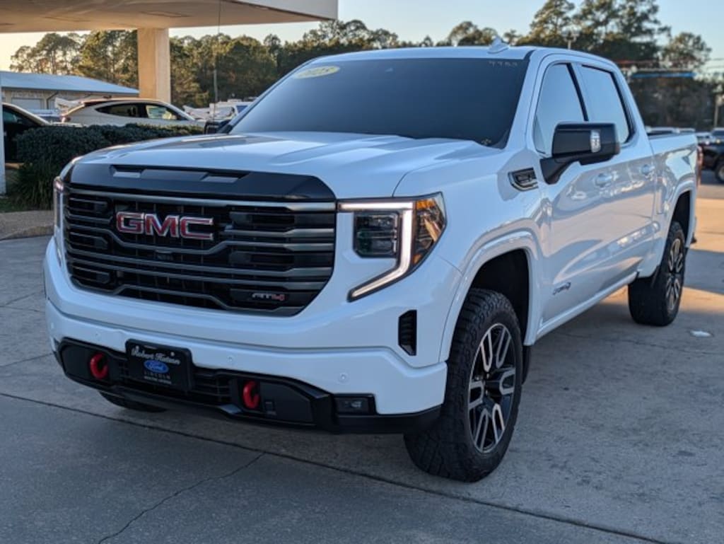 Used 2025 GMC Sierra 1500 AT4 4WD Crew Cab 147 AT4