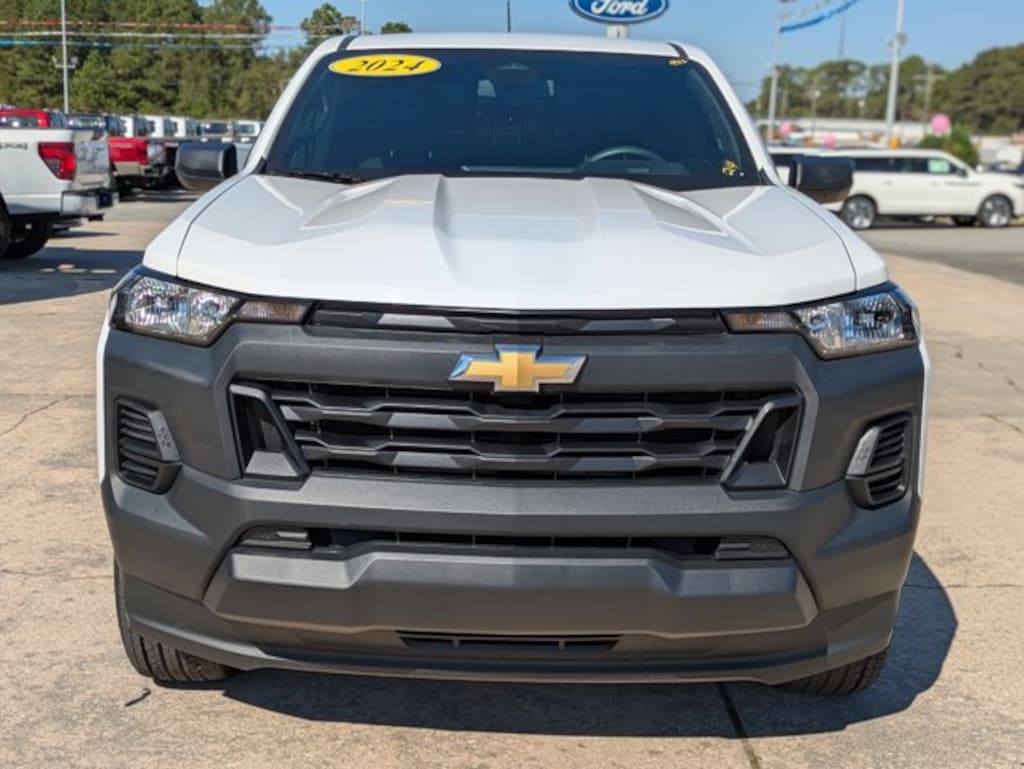 Used 2024 Chevrolet Colorado 2WD Work Truck 2WD Crew Cab WT