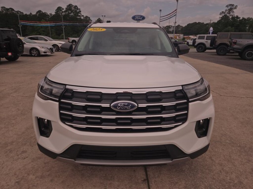 Used 2025 Ford Explorer Active Active RWD