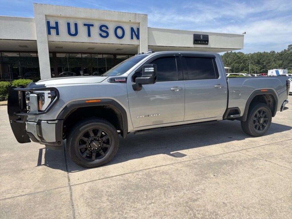 Used 2025 GMC Sierra 2500HD AT4 4WD Crew Cab 159 AT4