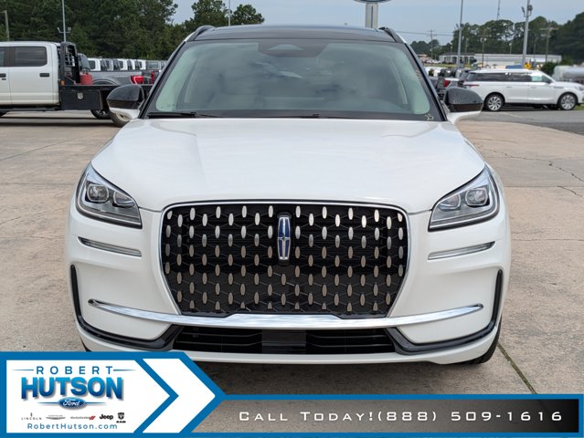 2025 Lincoln Corsair Grand Touring photo 3