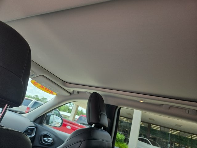 2023 Jeep Cherokee Altitude Lux - Photo 19