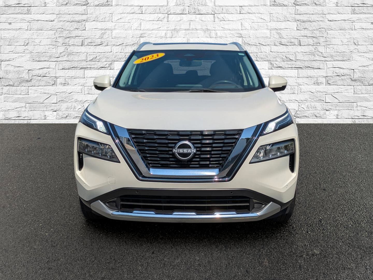 2023 Nissan Rogue Platinum photo 3