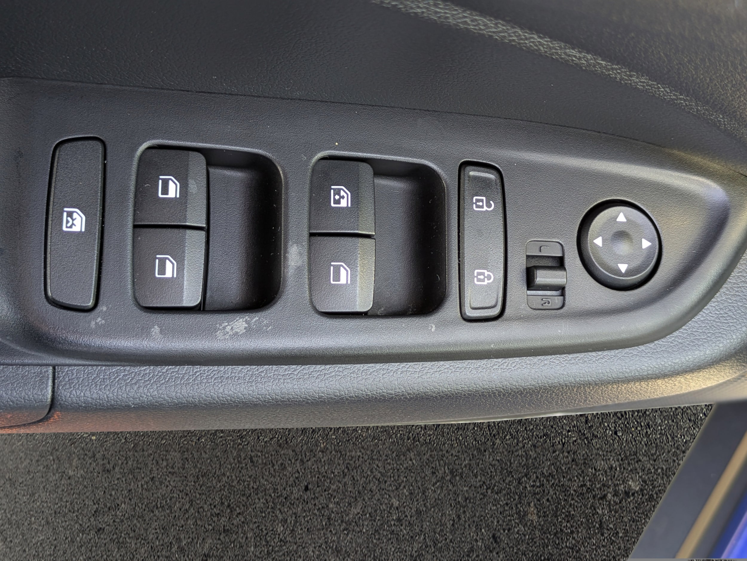 2025 Hyundai Venue SEL - Photo 16