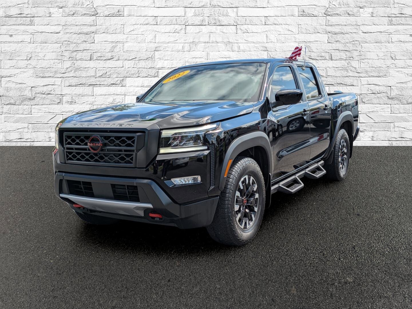 2022 Nissan Frontier Crew Cab PRO-X photo 2