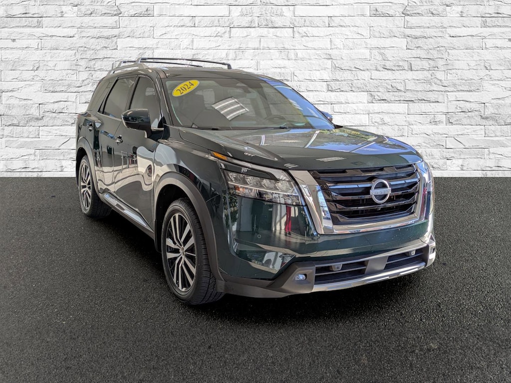 Used 2024 Nissan Pathfinder Platinum SUV