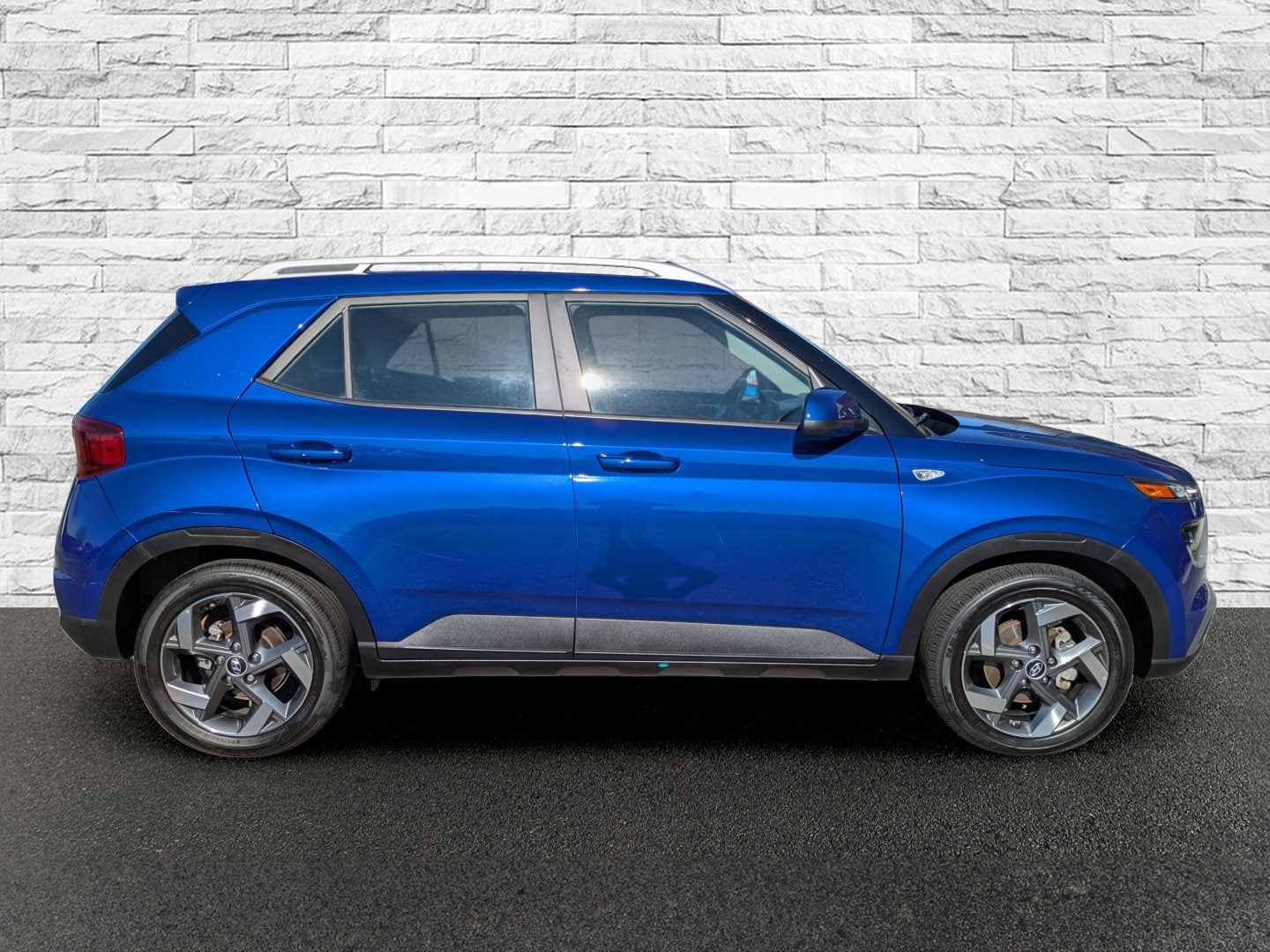 2025 Hyundai Venue SEL - Photo 7