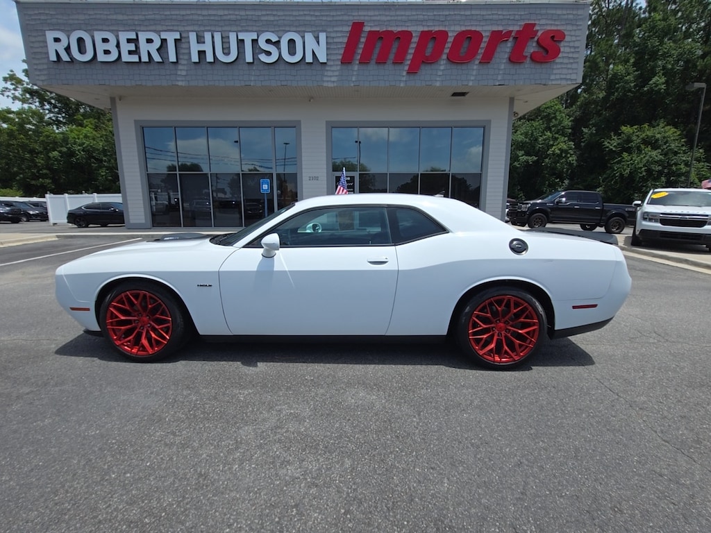 Used 2016 Dodge Challenger R/T Coupe