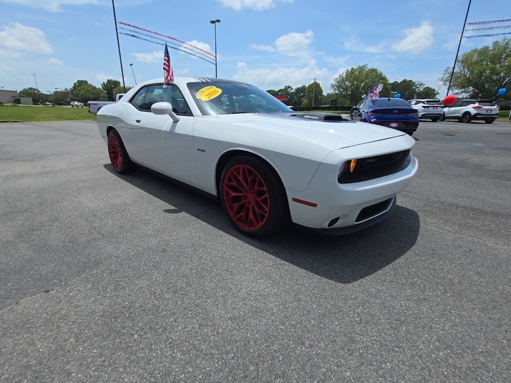 Used 2016 Dodge Challenger R/T Coupe