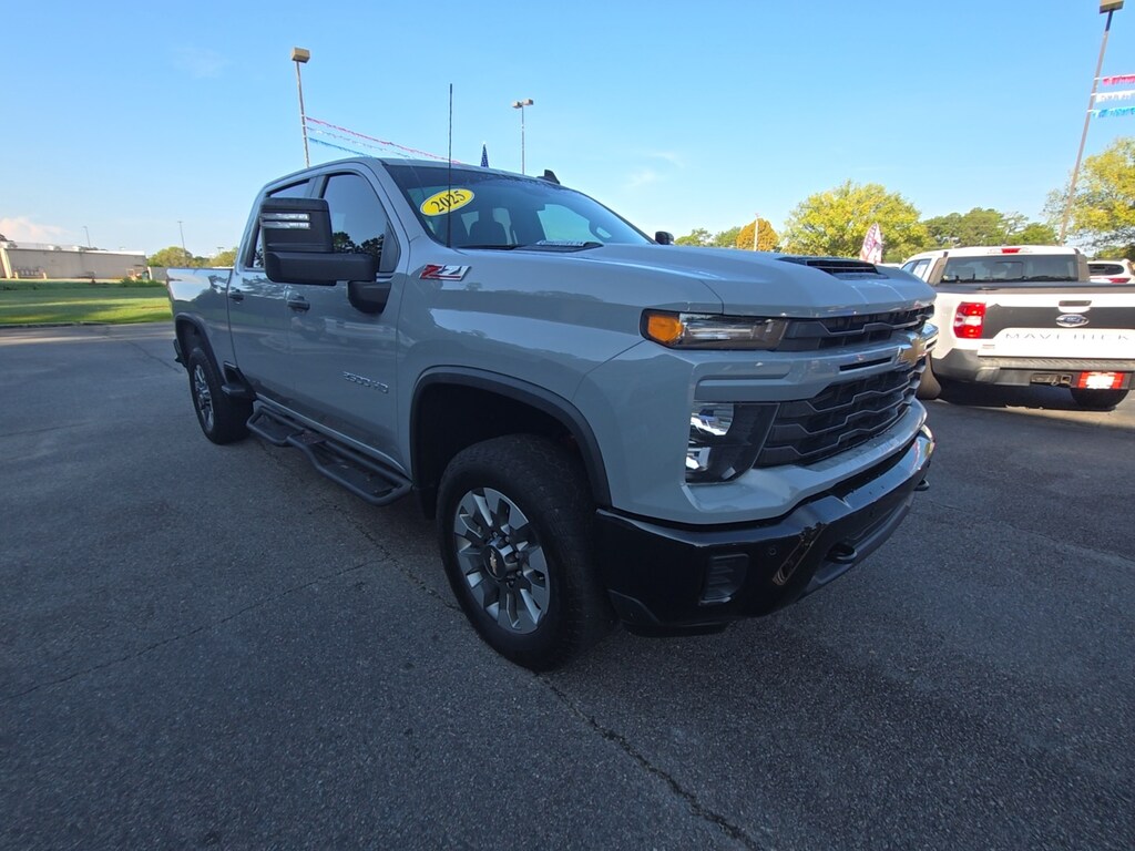 Used 2025 Chevrolet Silverado 2500 HD Custom Truck Crew Cab