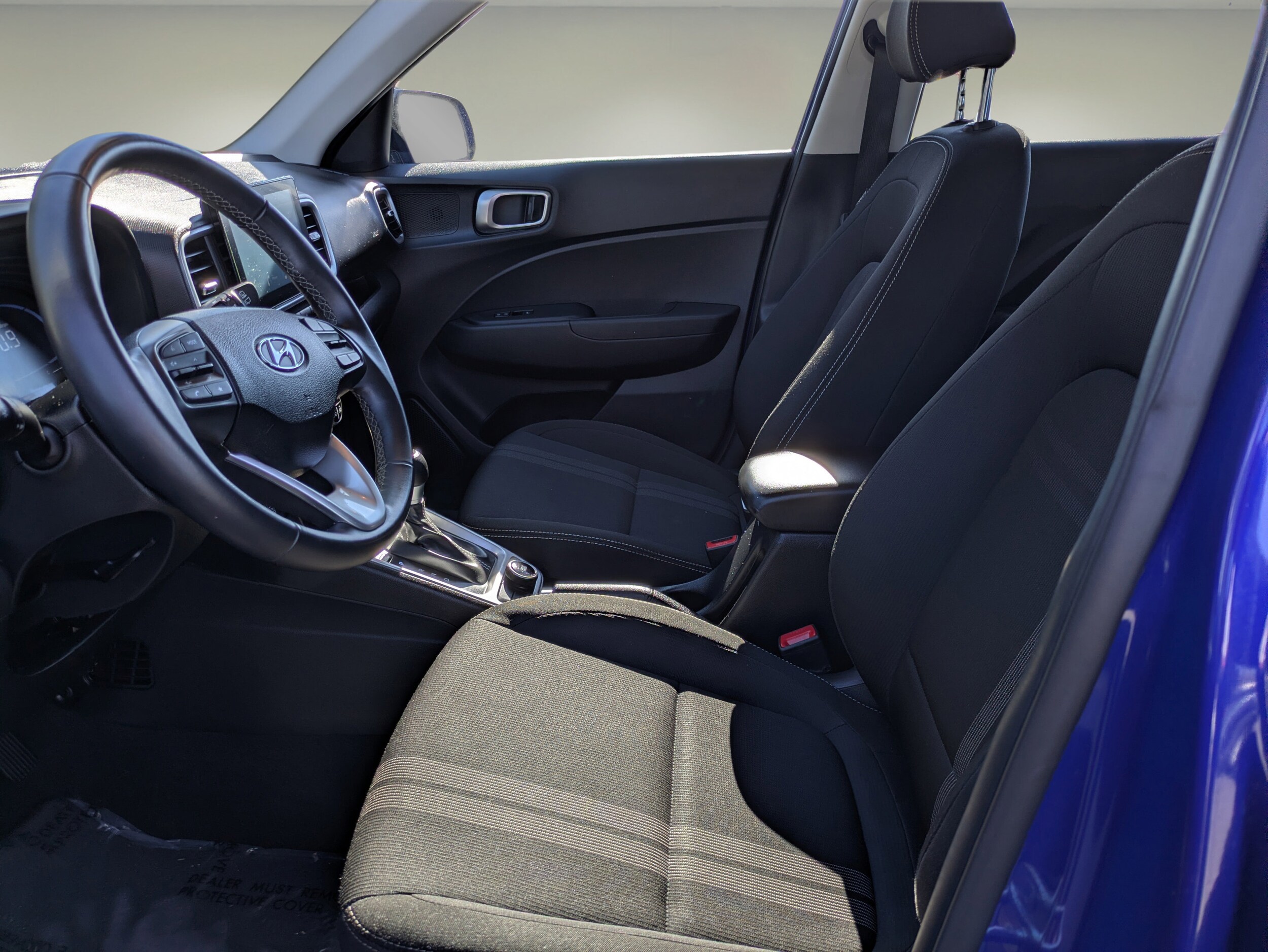 2025 Hyundai Venue SEL - Photo 17