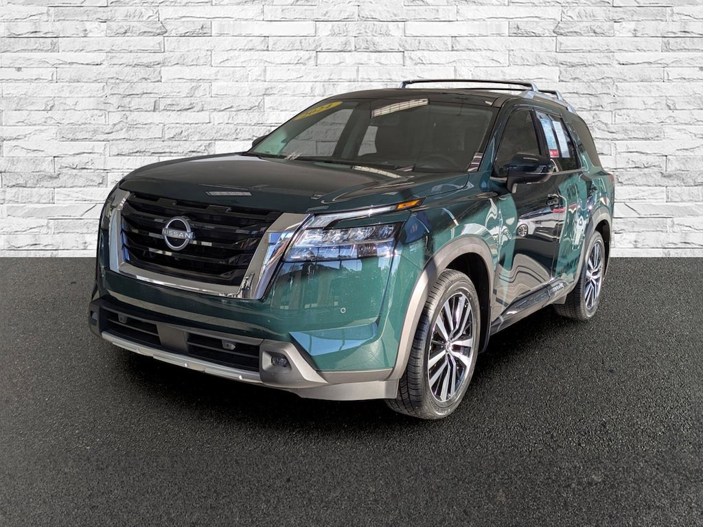 Used 2024 Nissan Pathfinder Platinum SUV