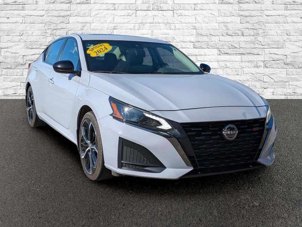 Used 2024 Nissan Altima 2.5 SR Sedan