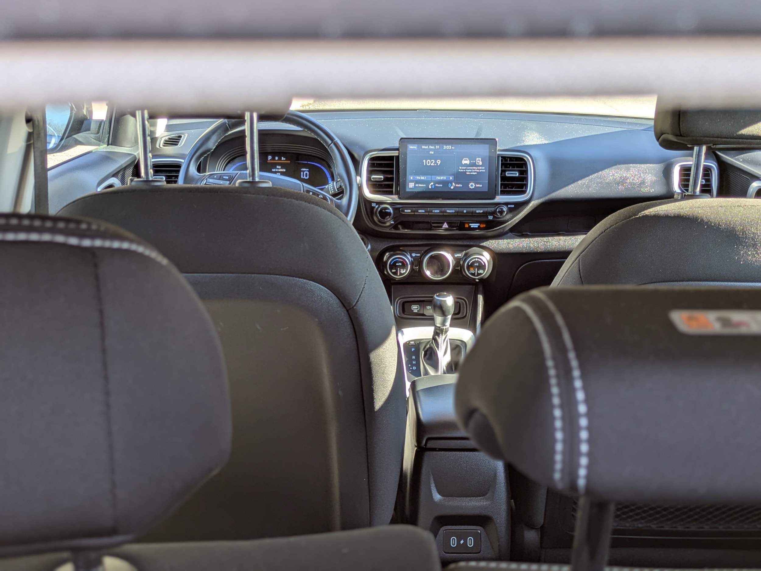 2025 Hyundai Venue SEL - Photo 13