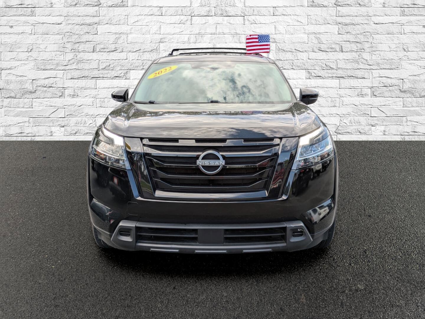 2022 Nissan Pathfinder SV photo 3