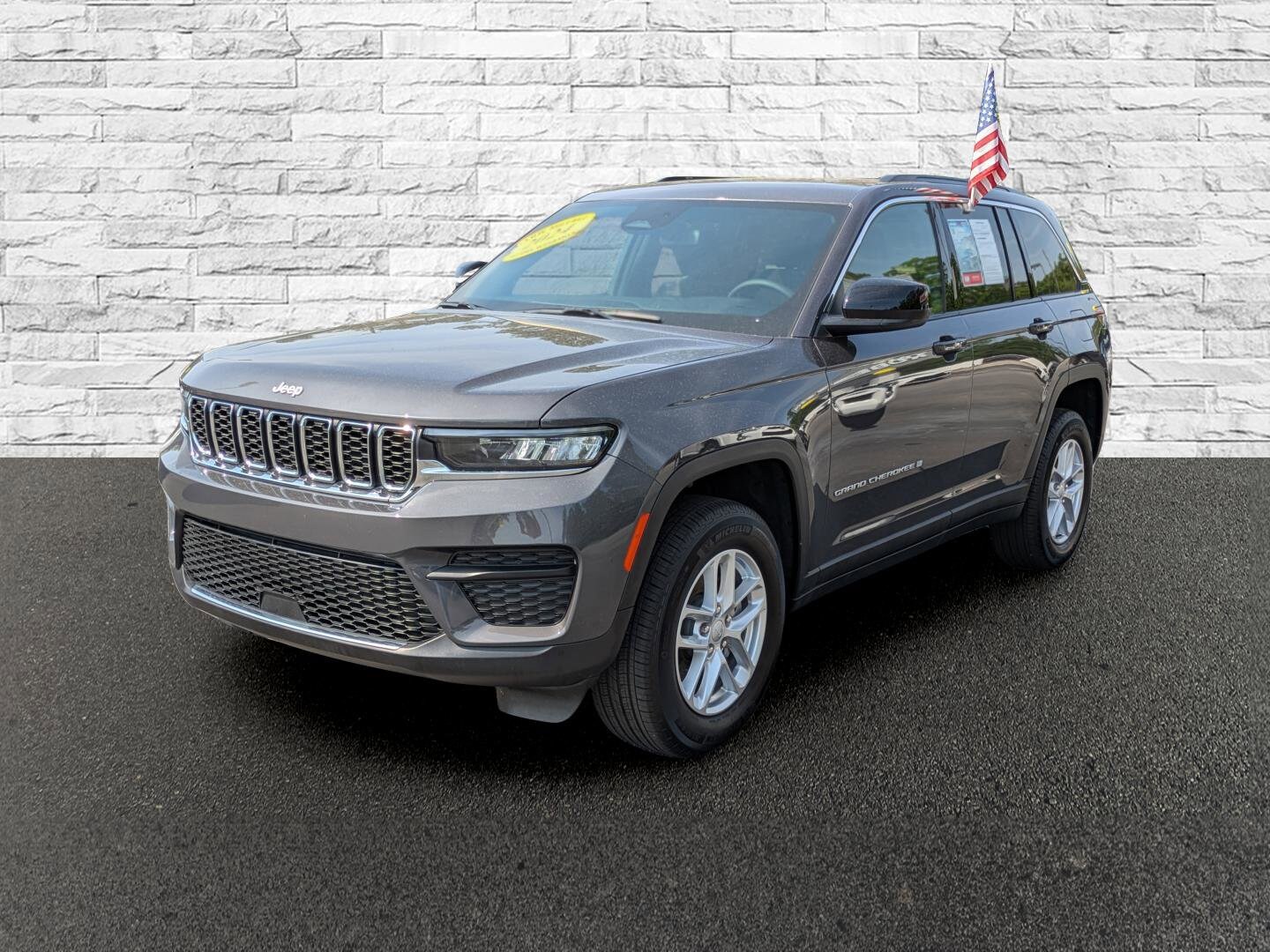 2024 Jeep Grand Cherokee Laredo X photo 2