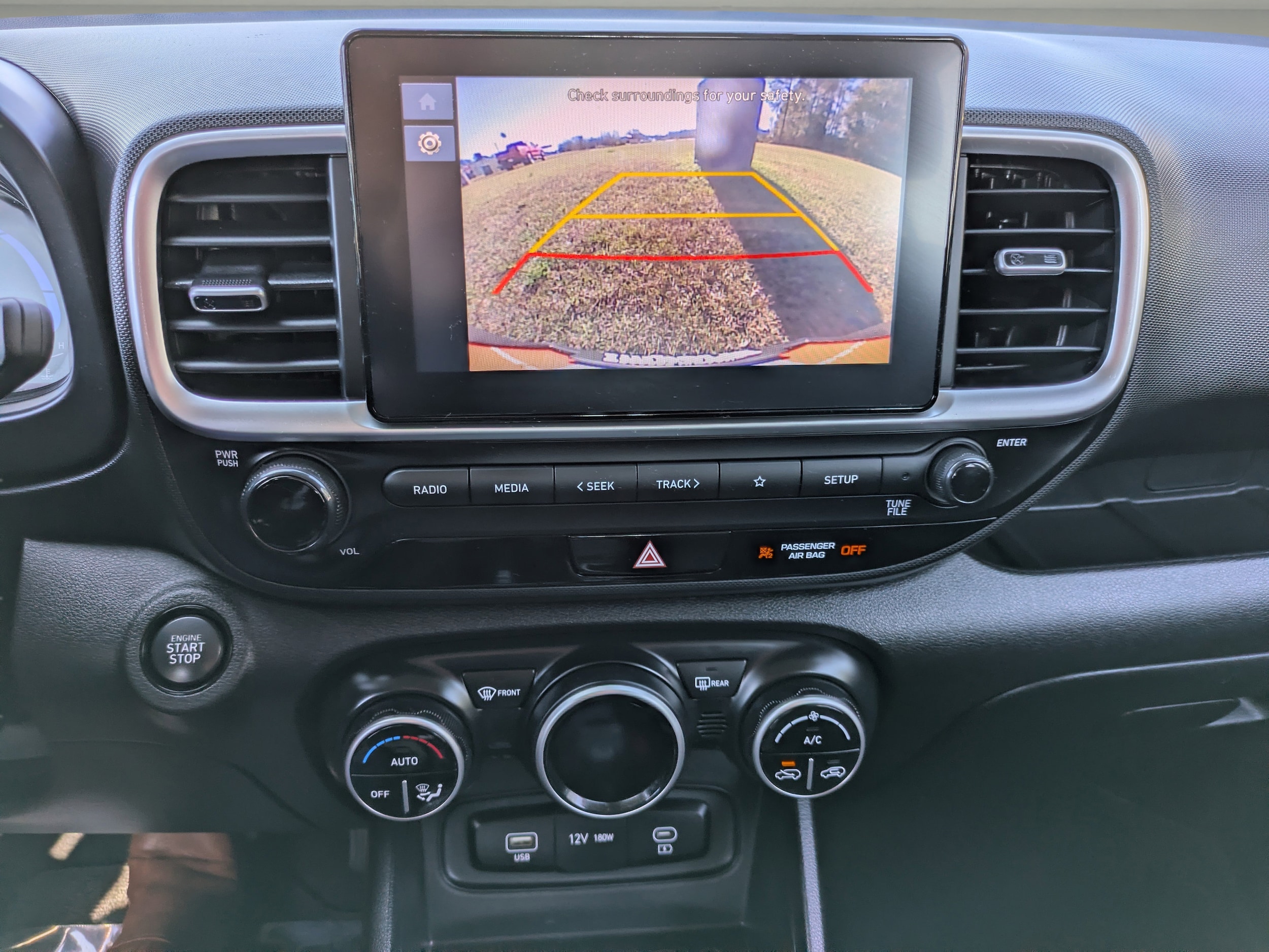 2025 Hyundai Venue SEL - Photo 25