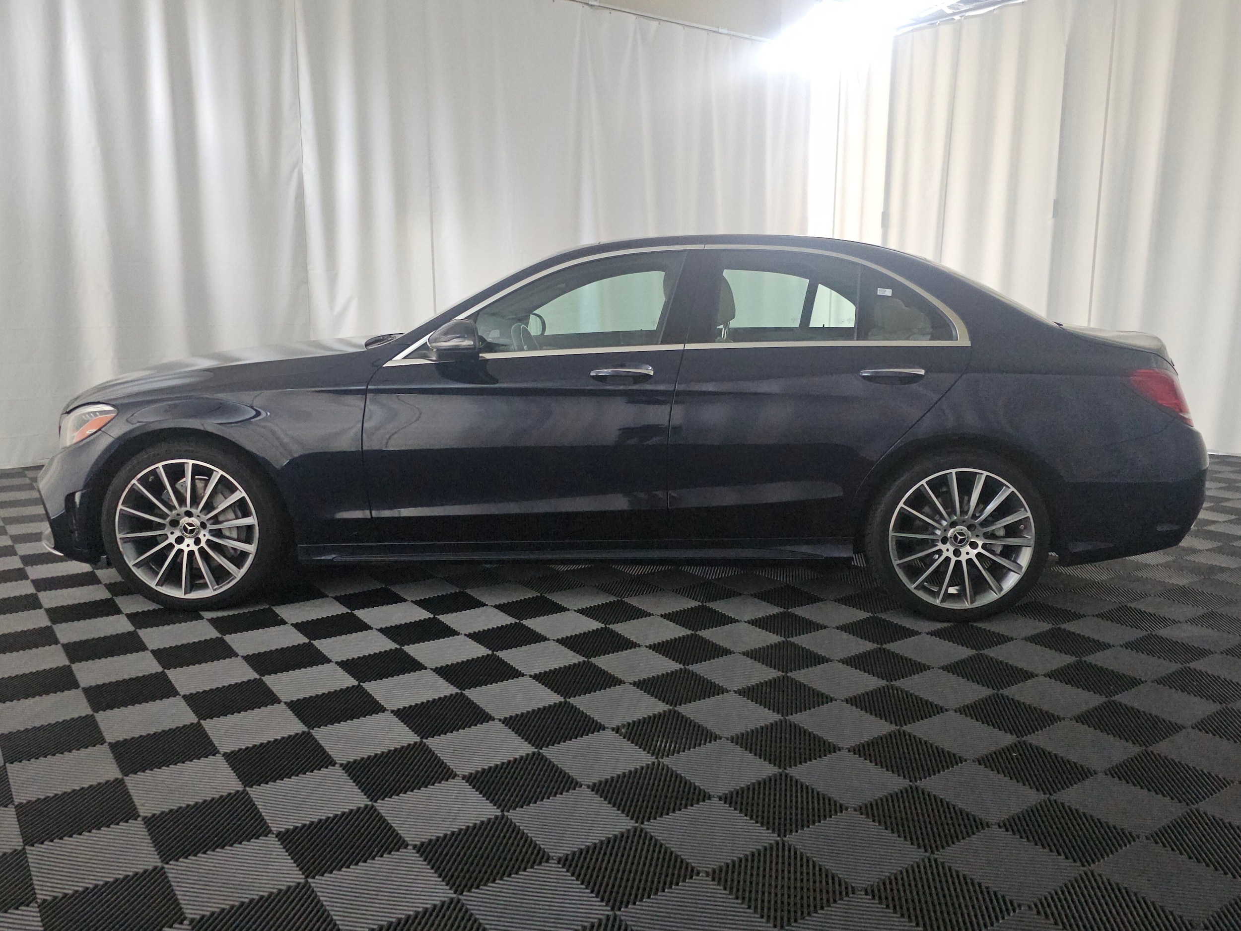 Used 2019 Mercedes-Benz C-Class Sedan C300 with VIN 55SWF8EB5KU306793 for sale in Fife, WA