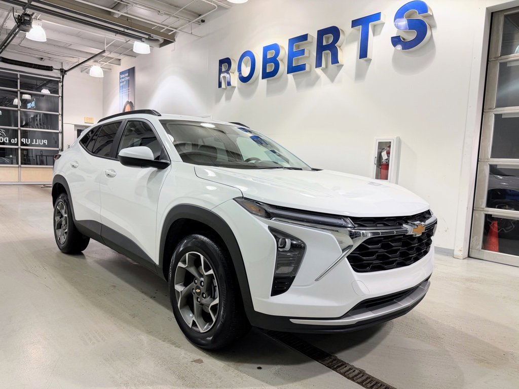 Used 2025 Chevrolet Trax LT with VIN KL77LHEP7SC242289 for sale in Kansas City