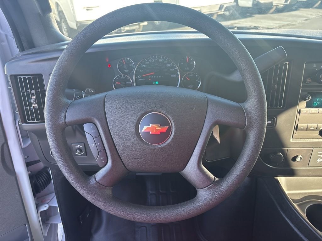 2025 Chevrolet Express Cargo Work Van - Photo 18