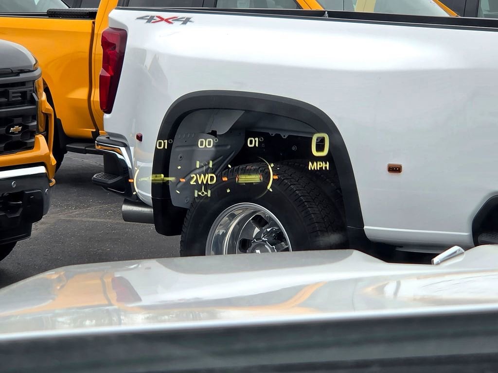 2023 Chevrolet Silverado 1500 High Country - Photo 29