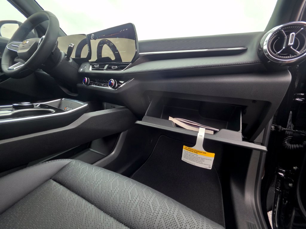 2027 Chevrolet Equinox LT - Photo 61