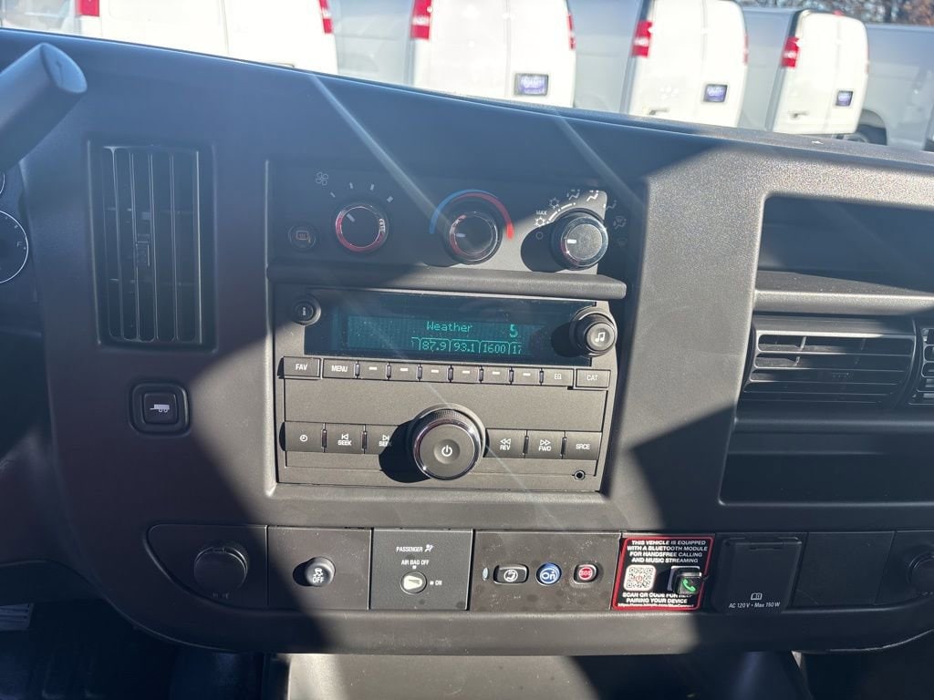 2025 Chevrolet Express Cargo Work Van - Photo 24