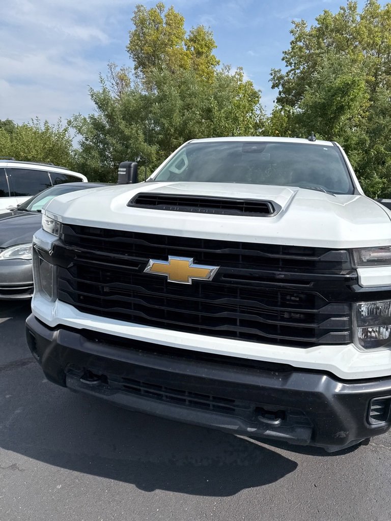 2024 Chevrolet Silverado 3500HD photo 3