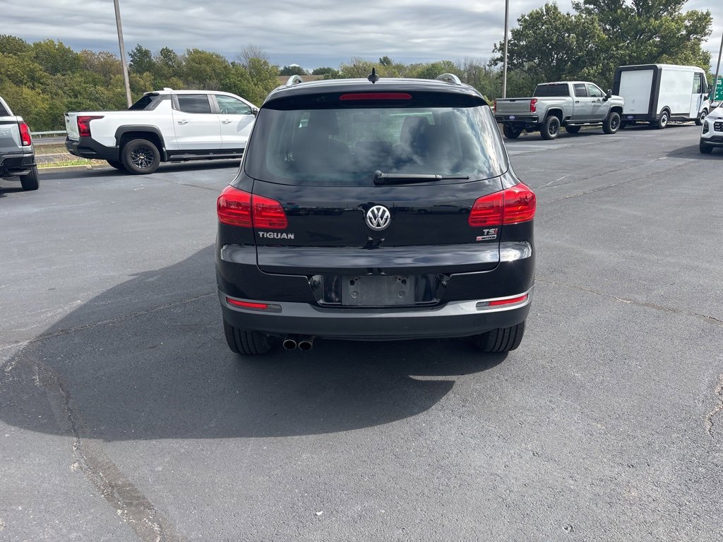 2017 Volkswagen Tiguan Wolfsburg Edition photo 3