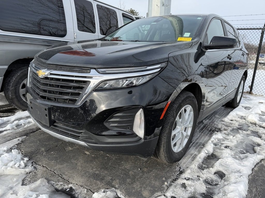 Used 2022 Chevrolet Equinox LT with VIN 3GNAXKEV3NL286928 for sale in Kansas City