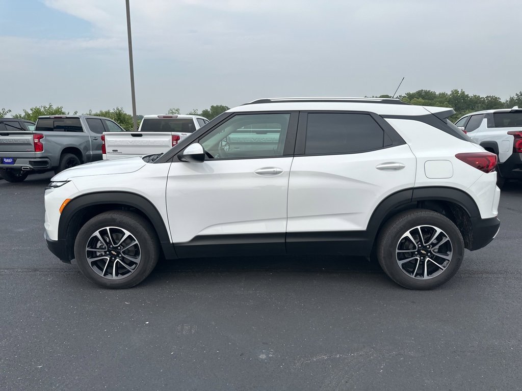 2024 Chevrolet Trailblazer LT photo 4