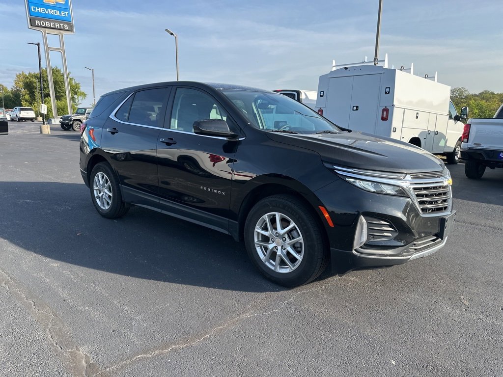 Used 2024 Chevrolet Equinox LT with VIN 3GNAXUEG1RL105327 for sale in Kansas City