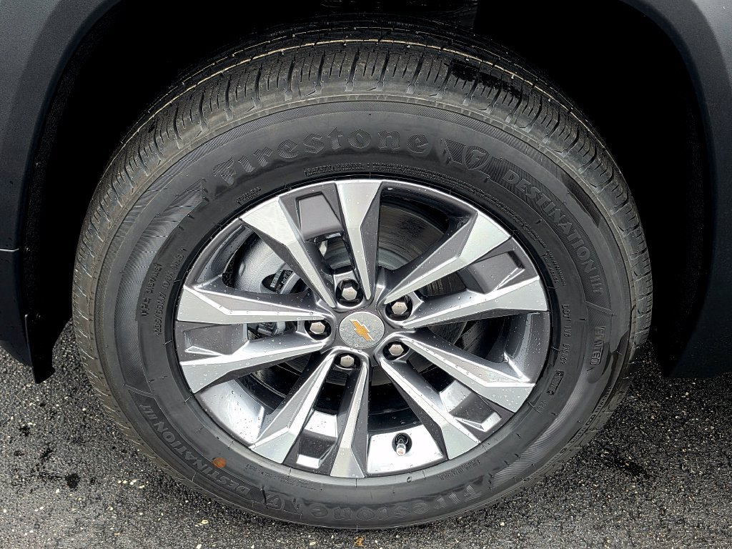 2027 Chevrolet Equinox LT - Photo 13