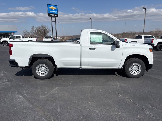 2025 Chevrolet Silverado 1500 photo 2