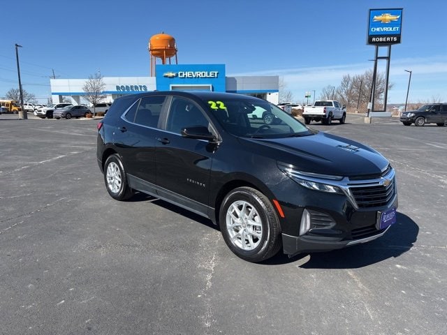 Used 2022 Chevrolet Equinox LT with VIN 3GNAXKEV8NL114152 for sale in Kansas City