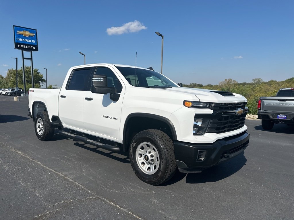 Used 2024 Chevrolet Silverado 3500HD Work Truck with VIN 2GC4YSEY2R1135986 for sale in Kansas City