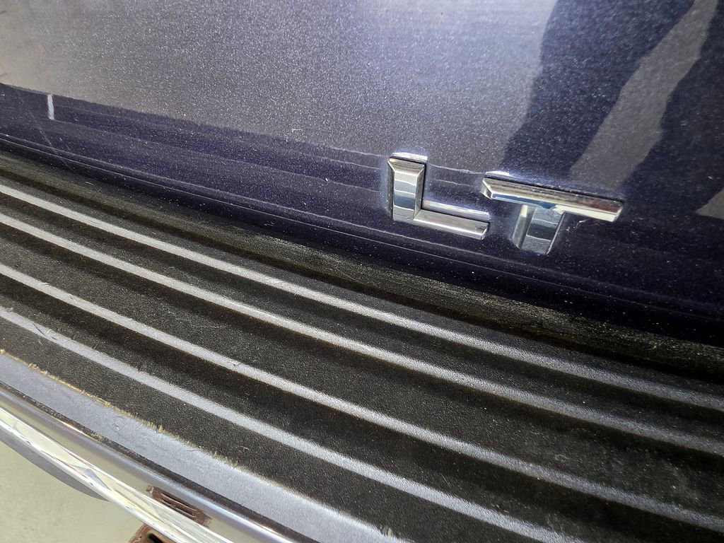 2022 Chevrolet Suburban LT - Photo 16
