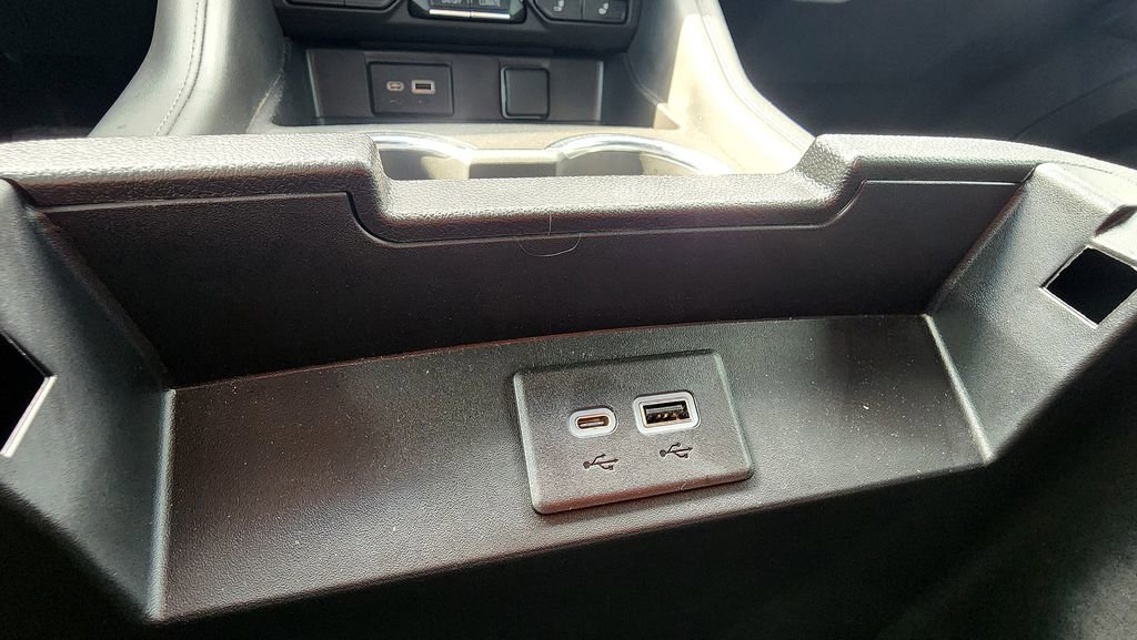 2022 Chevrolet Suburban LT - Photo 36