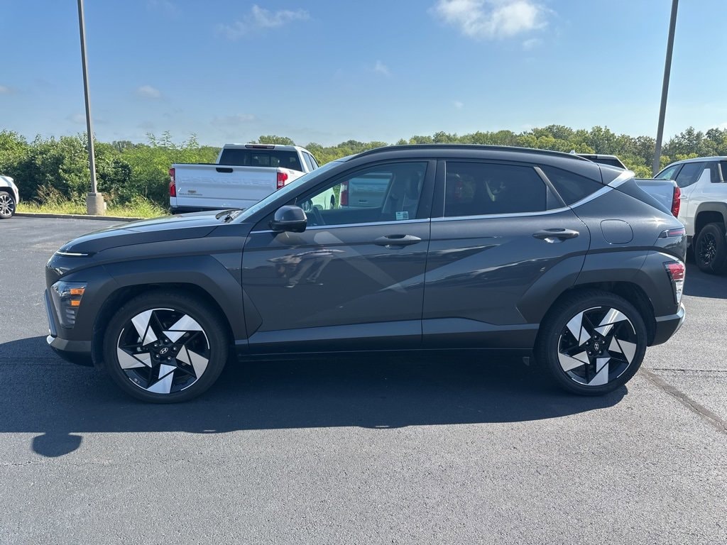 Used 2024 Hyundai Kona Limited with VIN KM8HE3A37RU156178 for sale in Kansas City