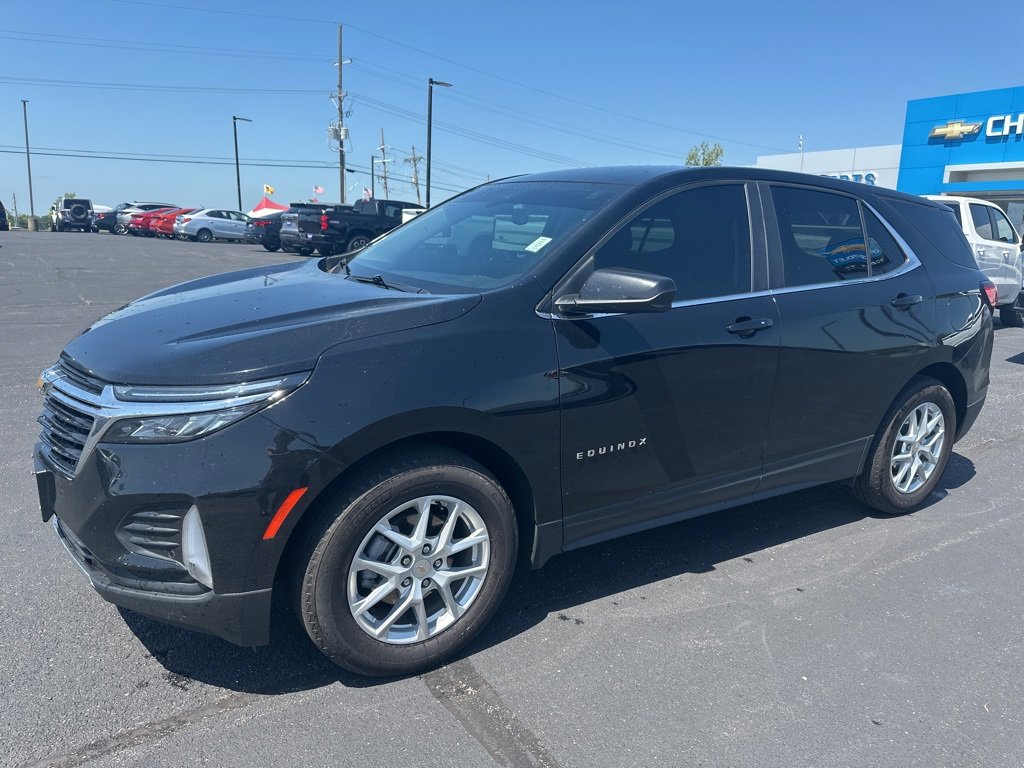Used 2024 Chevrolet Equinox LT with VIN 3GNAXKEG2RL171549 for sale in Kansas City