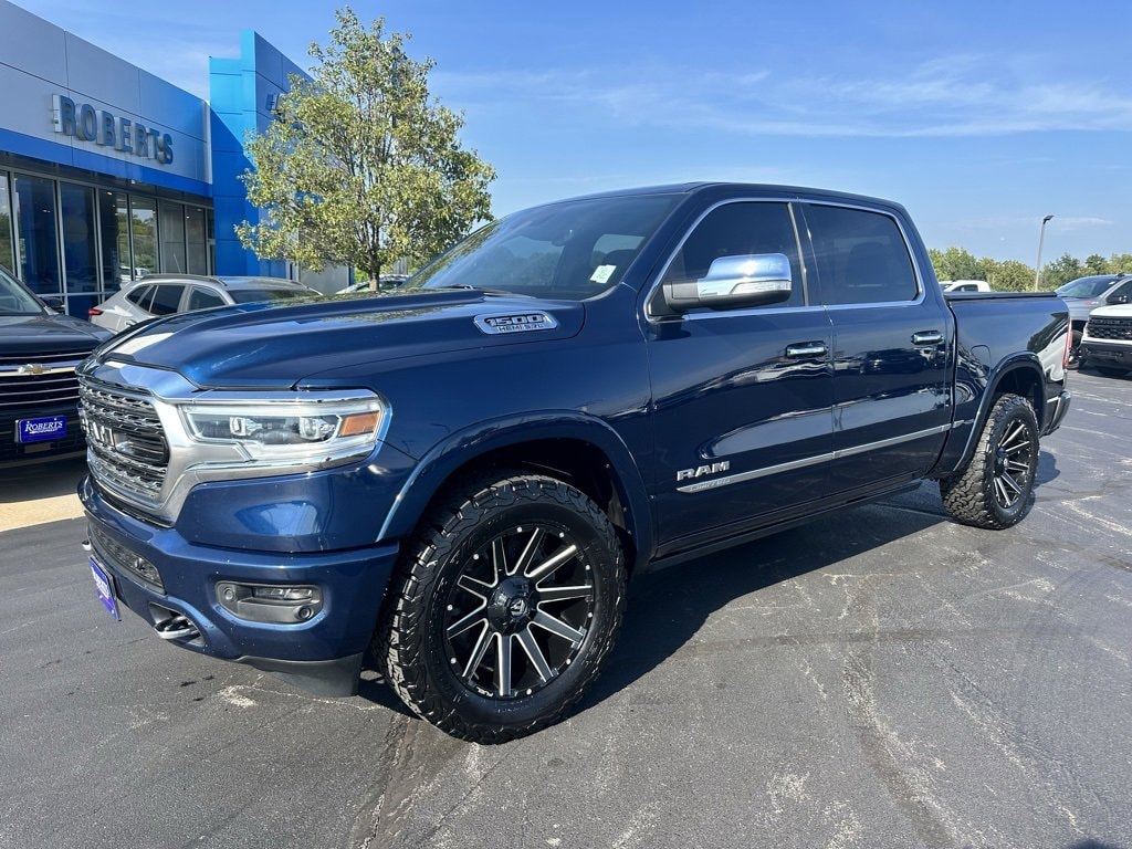 Used 2019 RAM Ram 1500 Pickup Limited with VIN 1C6SRFHT3KN674494 for sale in Kansas City