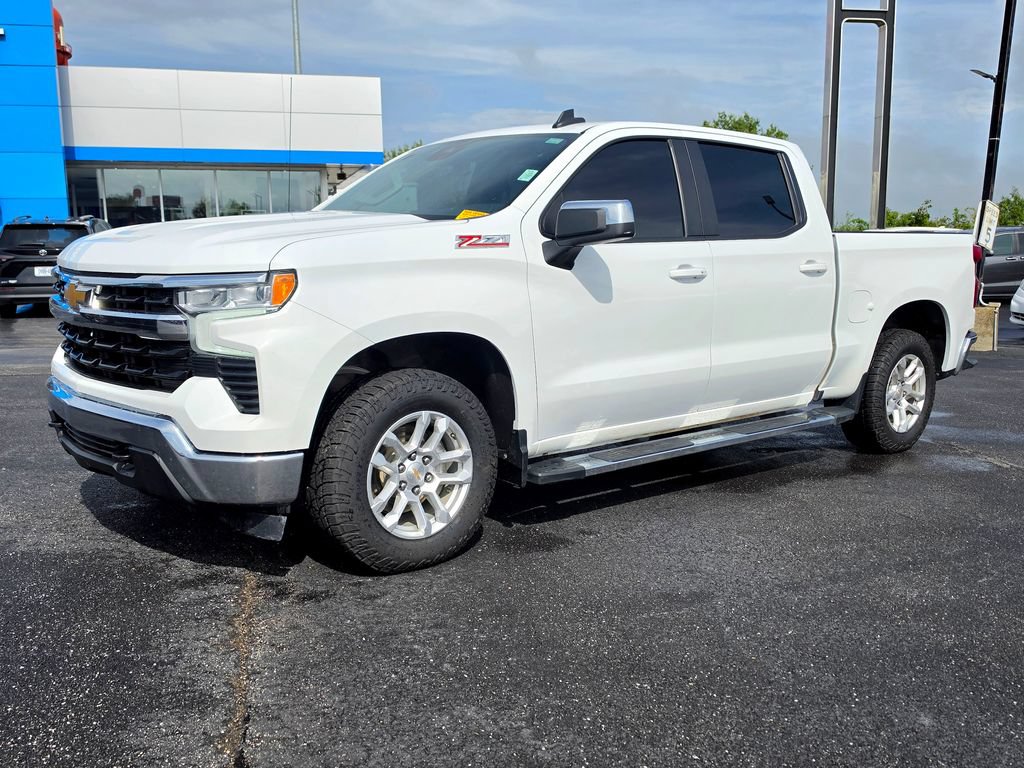 Used 2025 Chevrolet Silverado 1500 LT with VIN 3GCUKDED5SG163014 for sale in Kansas City