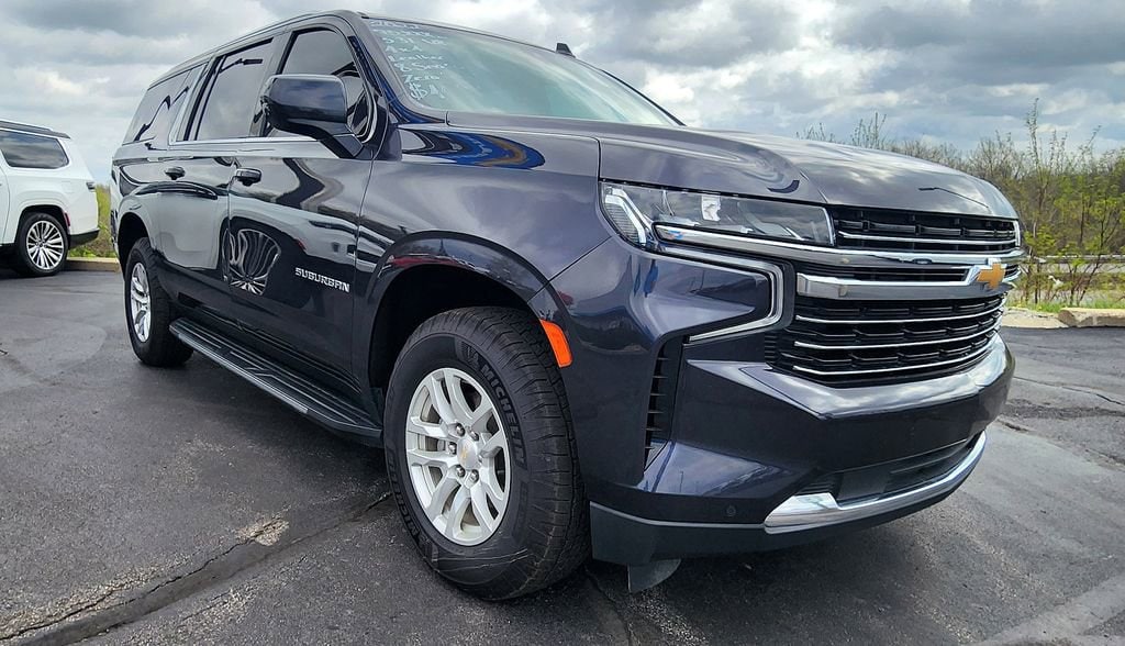 2022 Chevrolet Suburban LT - Photo 14