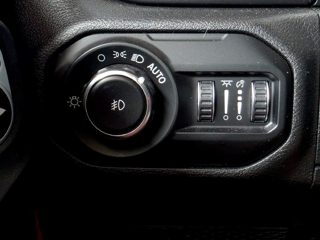 2021 Jeep Wrangler Unlimited Sahara Altitude - Photo 21