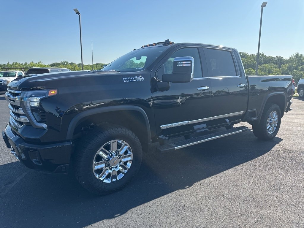 Used 2024 Chevrolet Silverado 2500HD High Country with VIN 2GC4YREY9R1142751 for sale in Kansas City