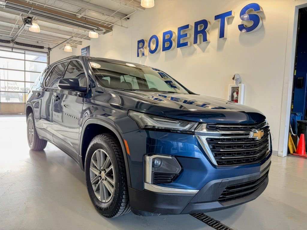 Used 2023 Chevrolet Traverse 1LT with VIN 1GNERGKW2PJ294681 for sale in Kansas City